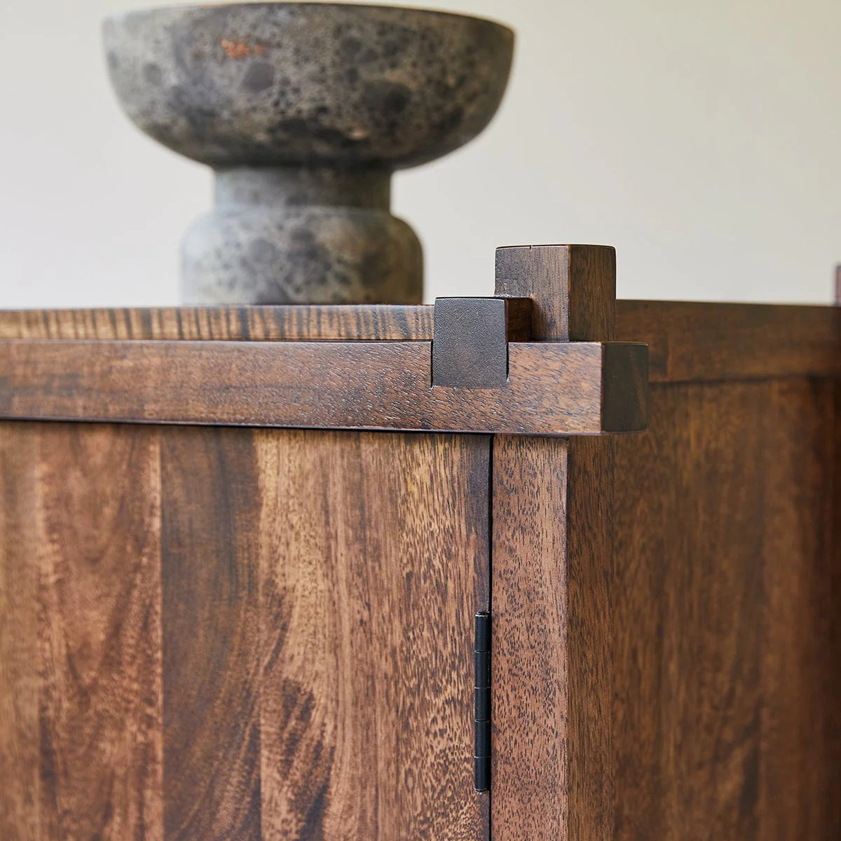 Pandora Cabinet Woodshilp