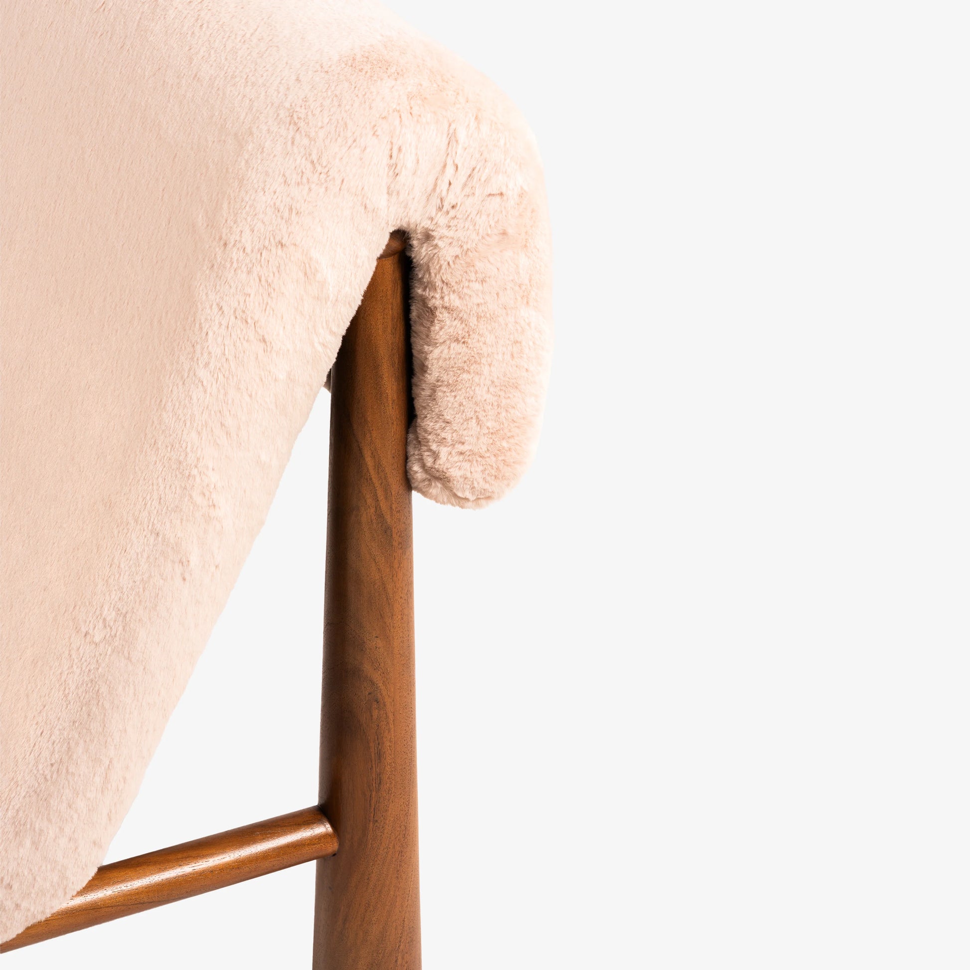 Olio Lounge Chair by Woodshilp